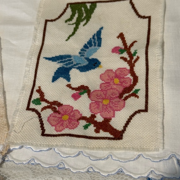 Linens Table Runner Lot of Cross Stitch Flower Basket needlepoint Bird misc 10++ - Picture 8 of 11